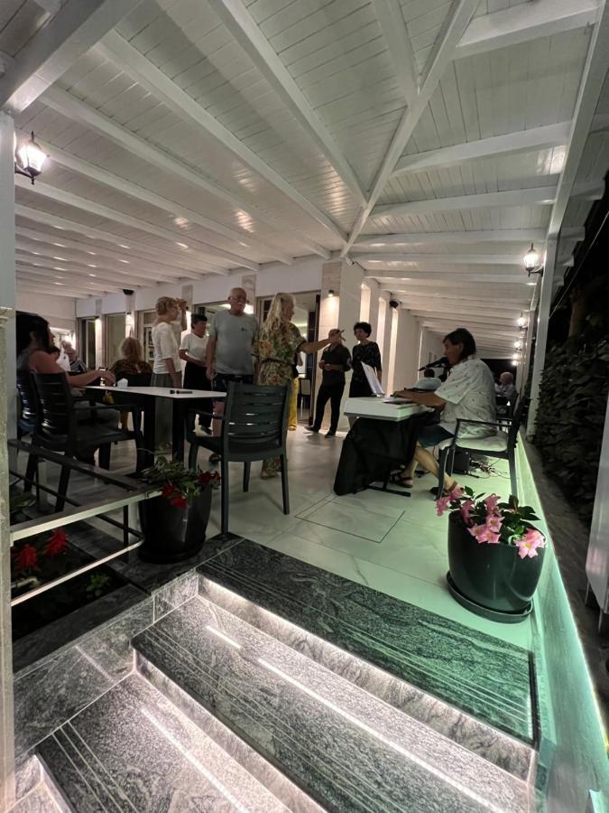 Hotel Ergi Durres Exterior photo