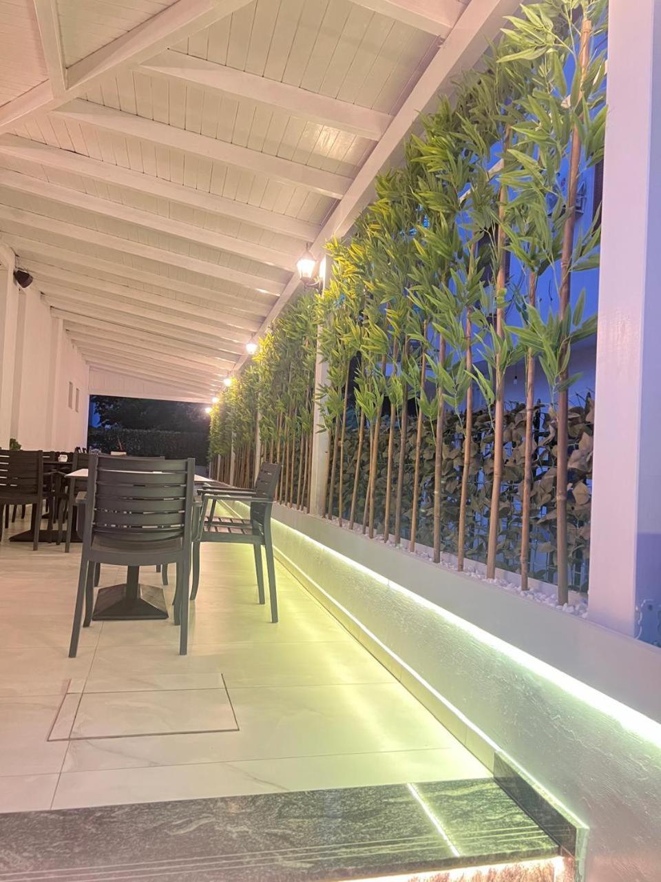 Hotel Ergi Durres Exterior photo